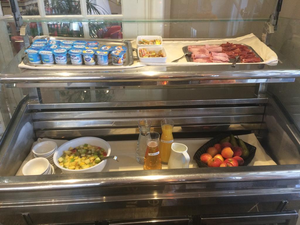 巴黎酒店 库尔瑟勒·苏尔·梅尔 外观 照片